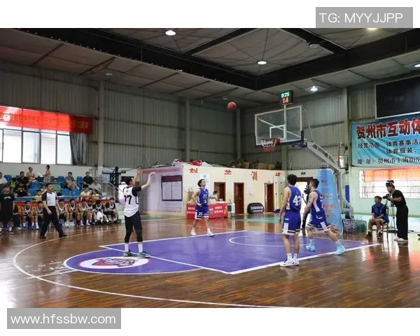 以中锋为核心构建篮球战术体系提升球队整体实力与竞技水平